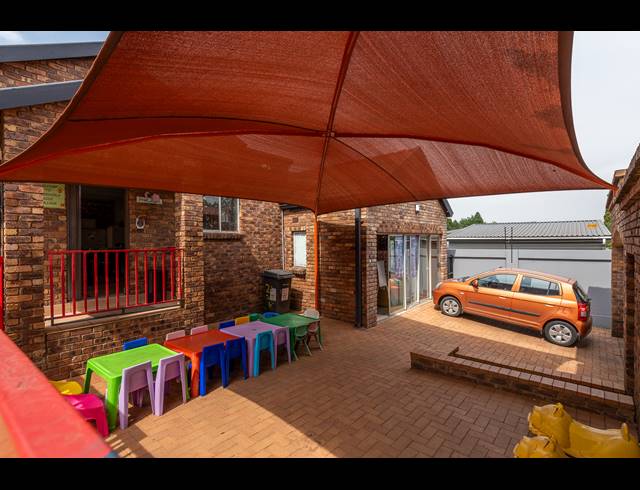 400M² BUSINESS FOR SALE IN OAKDENE